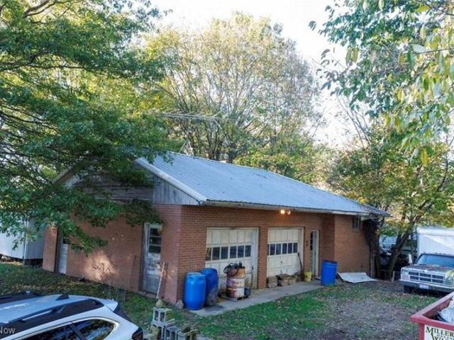 Stoneford Rd Sw, Beach City, Home For Sale