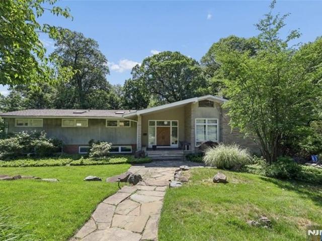Stonehurst Dr, Tenafly, Home For Sale