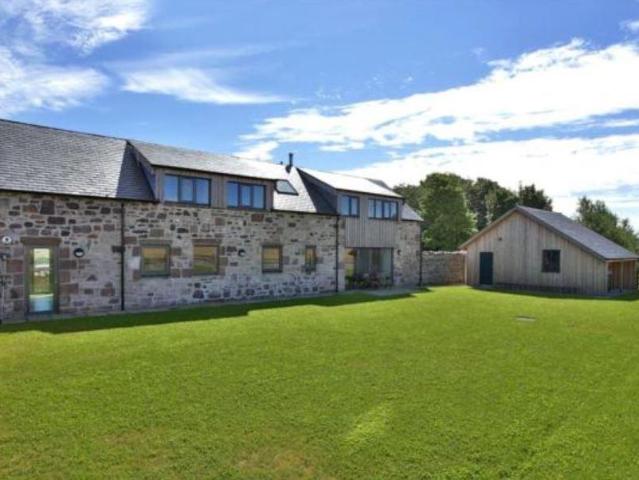 Stonehaven, Aberdeenshire, AB39 4 bed barn conversion to rent £1,900 pcm £438 pw