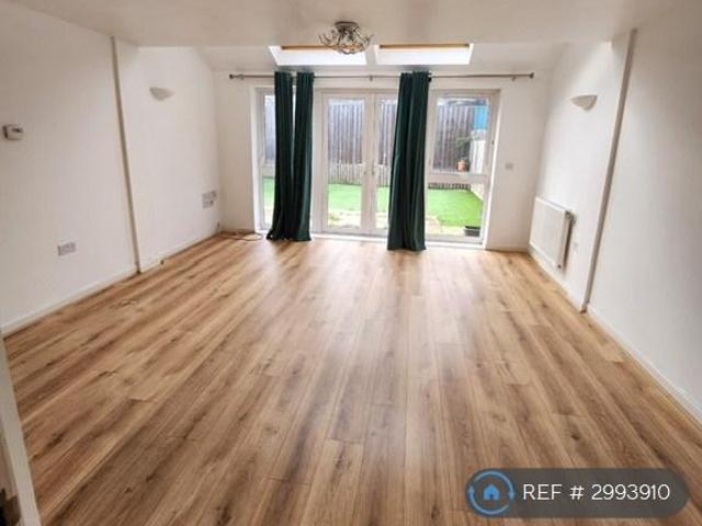 Stonehouse Lane, Dartford, DA2 4 bed end of terrace house to rent £2,300 pcm £531 pw