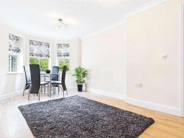 Stoneleigh Court, The Green, Theale, Reading, Berkshire, RG7