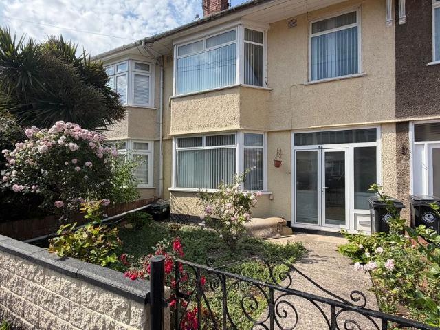 Stoneleigh Crescent, Bristol BS4, 3 bed property to rent, £1,800 pcm | PrimeLocation