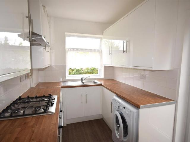 Stoneleigh Crescent, Epsom KT19 3 bed semi detached house to rent £2,350 pcm £542 pw