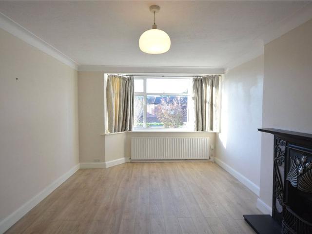 Stoneleigh Crescent, Epsom, Surrey, KT19 0RP
