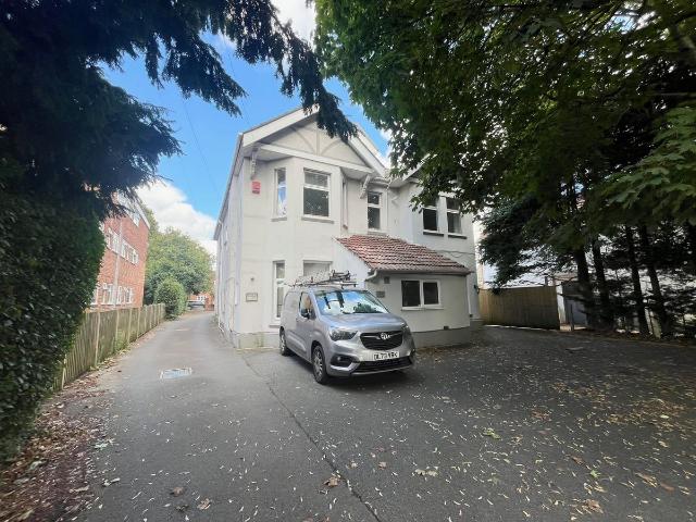 Stoneleigh House, Bournemouth BH8, 2 bed flat to rent, £1,150 pcm | PrimeLocation