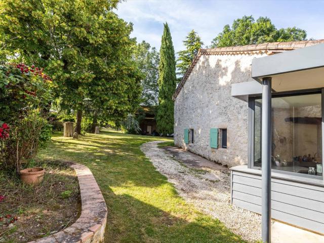 Stoney country house with pool 204m² Laroque Timbaut
