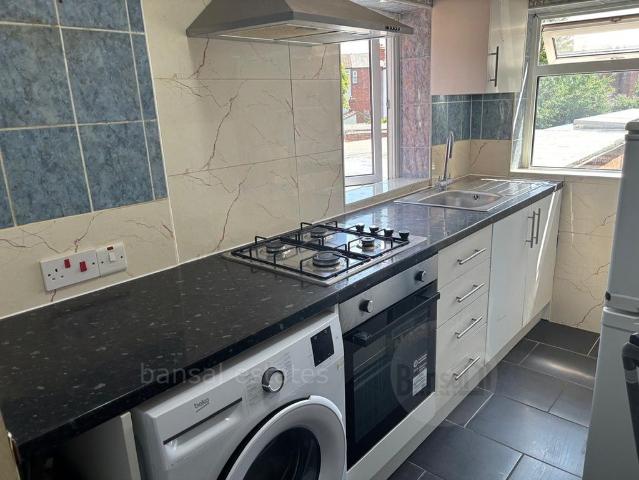 Stoney Stanton Road CV1, 3 bed flat to rent, £1,200 pcm | PrimeLocation