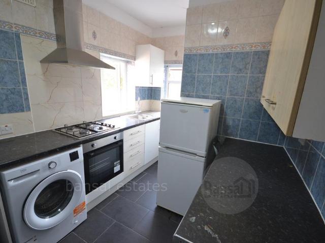 Stoney Stanton Road, CV1 3 bed flat to rent £1,200 pcm £277 pw