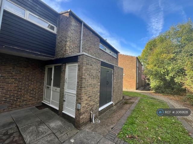 Stoneyfield, Edenbridge, TN8 3 bed end of terrace house to rent £1,800 pcm £415 pw