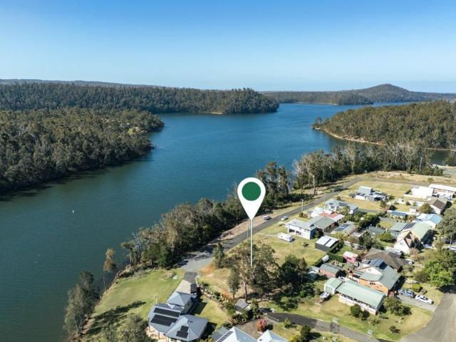Stop dreaming about the perfect lakeside lifestyle and start planning it