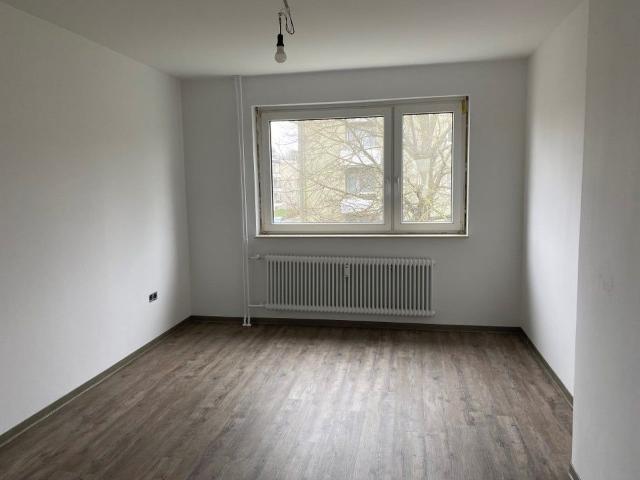 Stop! Günstig geschnittene 2,5 Zimmer Wohnung