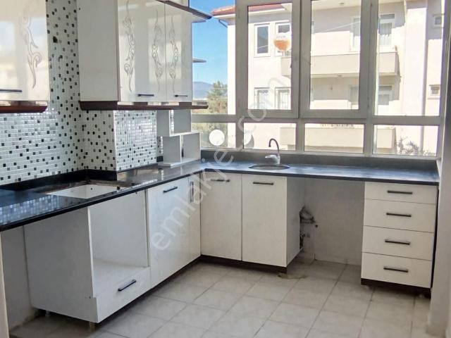 Stop’tan Tuzla’da Kapalı Mutfaklı Arakat Kiralık 3+1 Daire