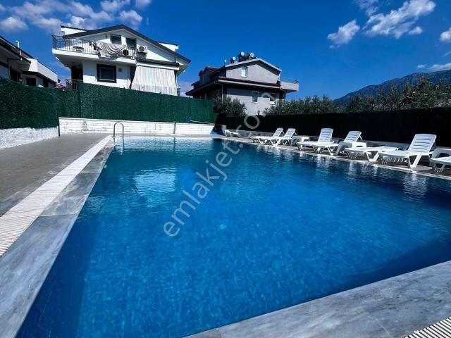 Stop’tan Çamköy’de Havuzlu Site İçerisinde 4+1 Kiralık Villa