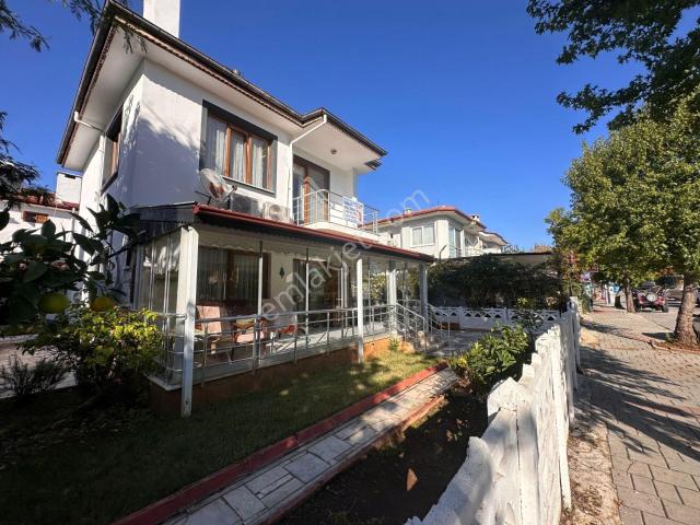 Stop’tan Barış Manço Bulvarı Üzerinde Kiralık 3+1 Villa