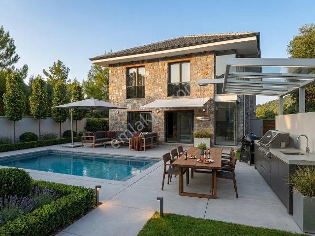 Stop’tan Fethiye Yeşil Üzümlü 365m² Kullanım Alanlı 3+1 Lüks Villa