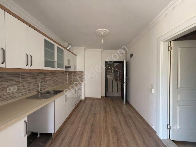 Stop’tan Karaçalı’da Bahçe Kullanımlı Kiralık 1+1 Daire