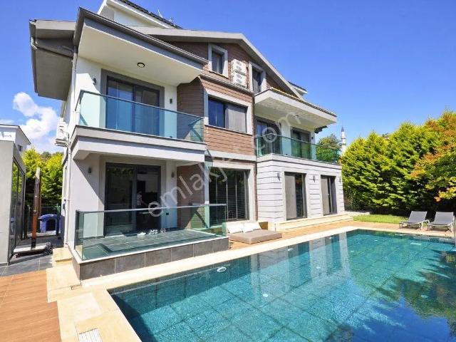 Stop’tan Karagedik’te Vatandaşlığa Uygun 600m2 Arsa İçerisinde 4,5+1 Tam Müstakil Villa