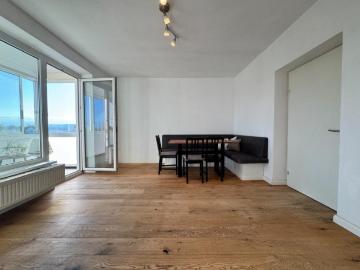 Neuer preis! Traumausblick! Leistbare attraktive 4 Zimmer Wohnung mit Loggia und Einzelgarage in 1A Lage in Timelkam zum Sofortbezug