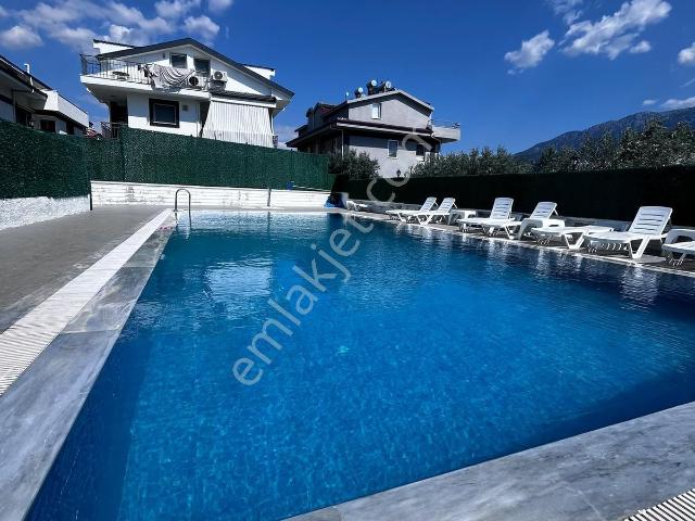 Stoptan Çamköyde Site İçi Eşyalı 4+1 Kiralık İkiz Villa