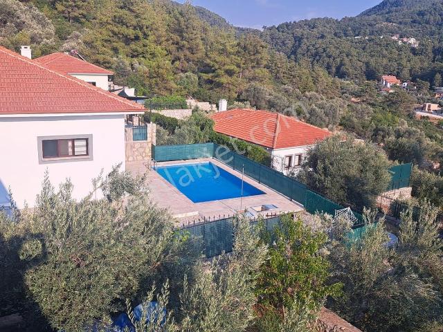 Stoptan Fethiye Üzümlü De Kiralık Doğa Manzaralı Villa