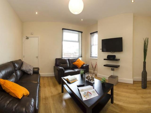 Storer Road, Loughborough LE11 5 bed house to rent £2,275 pcm £525 pw