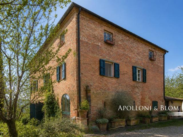 Storica Tenuta Toscana del 1600 con uliveto Val di Chiana. 676m² Sinalunga