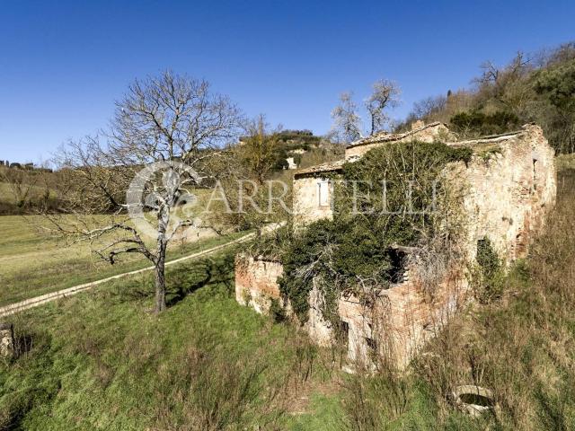 Storico ed affascinante rudere di 420 mq circa compresivi di. 420m² Montepulciano