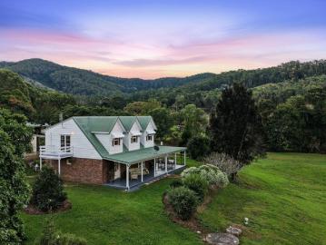 Storybook Acreage Living in the Heart of Guanaba