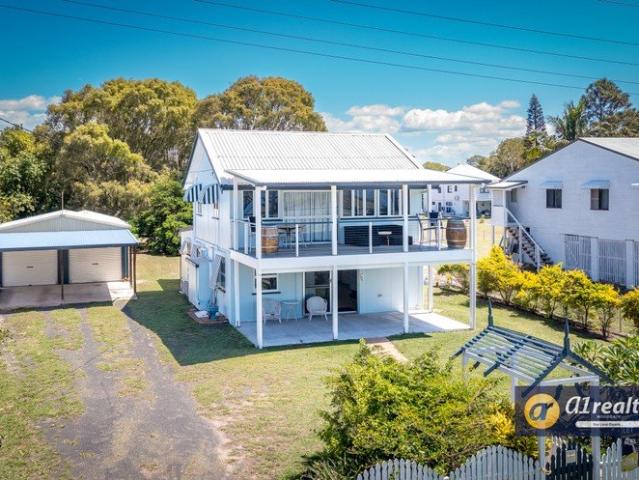 Storybook Beach House on the Esplanade Views Forever