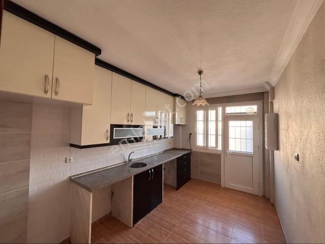 Stat Caddesi’ne Çok Yakın Konumda Kiralık 2 + 1 Doğalgazlı