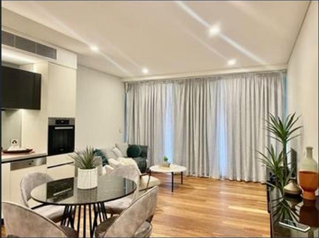 State of the Art High Tech 1 Bedroom Apartment