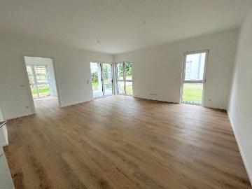 State of the art 3 room ground floor apartment with garden access in a quiet location in Bonn Ippendorf