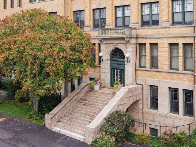 State St Apt,springfield, Condo For Sale