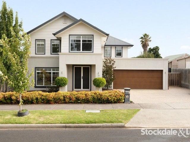 Statement Living with Prime CBD Location
