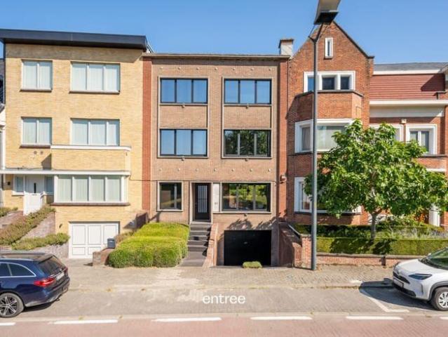 Stately house 5 bedrooms with frontal park and Leie view