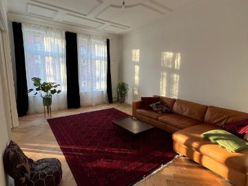 Stately 150 sqm Period Apartment with Luxury Finishes & Flooded with Natural Light
