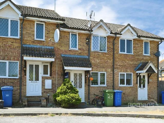 Statham Court, Amen Corner. 2 bed house to rent £1,500 pcm £346 pw