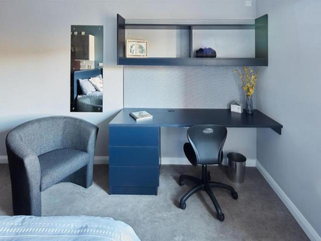 Station Approach, Brighton BN1 Studio to rent £1,387 pcm £320 pw