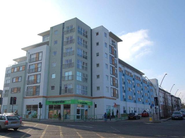 Station Approach, Epsom, Surrey KT19, 2 bed flat to rent, £2,000 pcm | PrimeLocation