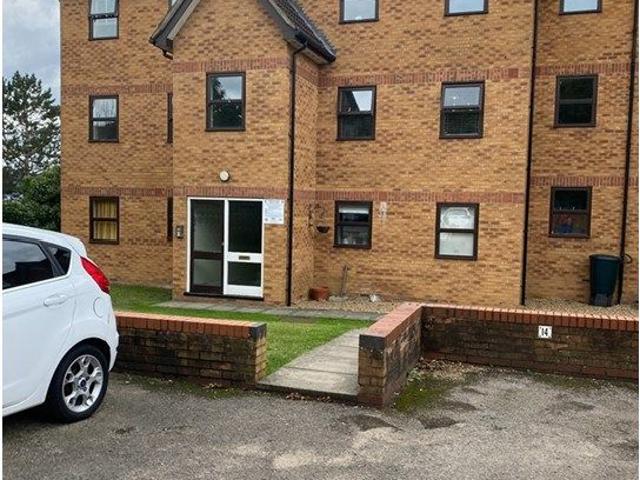 Station Approach, Kings Langley WD4, 2 bed flat to rent, £1,250 pcm | PrimeLocation