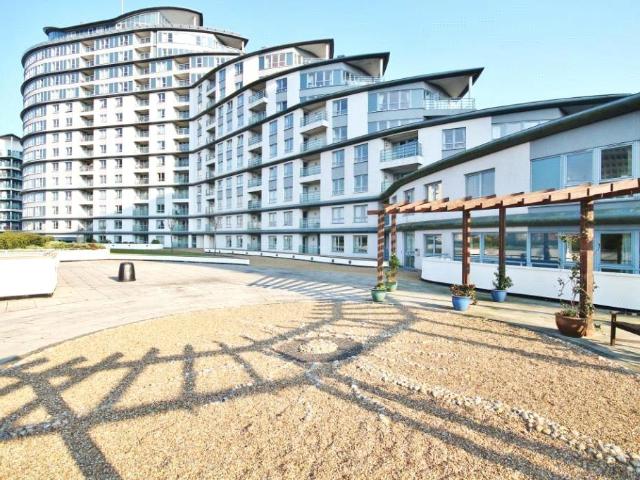 Station Approach, Surrey GU22 1 bed apartment to rent £1,295 pcm £299 pw