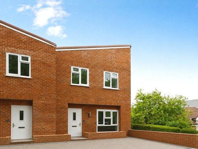 Station Approach, Whyteleafe CR3, 4 bed semi detached house to rent, £3,100 pcm | PrimeLocation