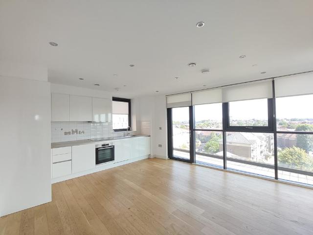 Station Grove, Wembley 3 bed apartment to rent £2,895 pcm £668 pw