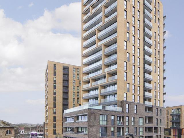 Station Grove, Wembley 2 bed apartment to rent £2,400 pcm £554 pw