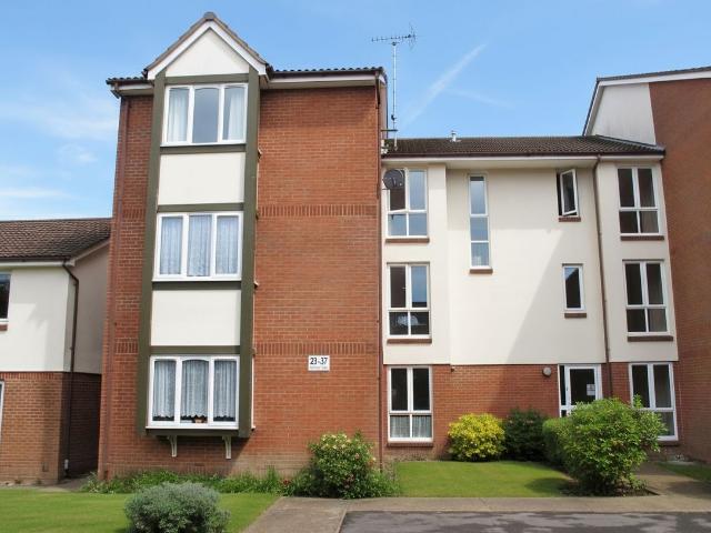 Station Hill, Crawley RH10, Studio to rent, £1,100 pcm | PrimeLocation