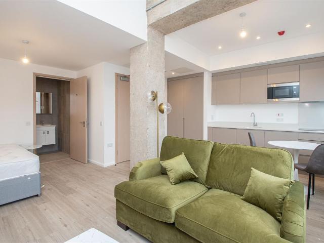 Station House, Central Milton Keynes MK9, 1 bed flat to rent, £1,095 pcm | PrimeLocation