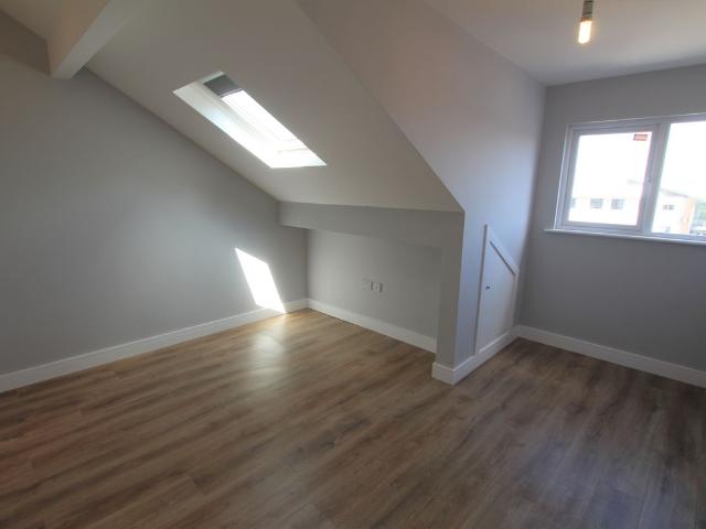 Station Lane, Featherstone WF7, 2 bed flat to rent, £725 pcm | PrimeLocation