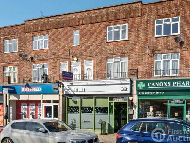 Station Parade, Whitchurch Lane, Edgware HA8, 2 bed flat to rent, £1,850 pcm | PrimeLocation