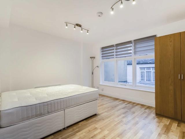 Station Parade, Clapham South SW12, Studio to rent, £1,400 pcm | PrimeLocation