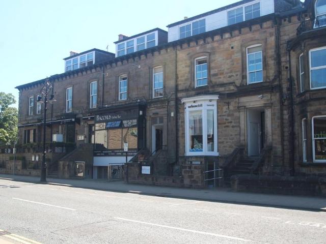 Station Parade, Harrogate, North. 2 bed flat to rent £995 pcm £230 pw